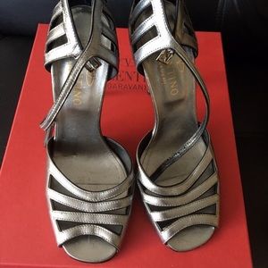 VALENTINO ELEGANT METALLIC SANDALS